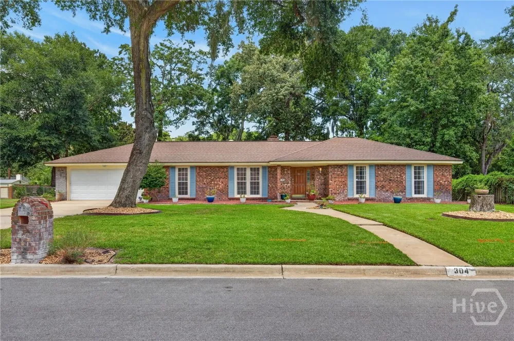 304 Wellington Road Savannah, GA 31410