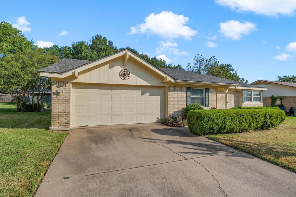 721 Pawnee Trail Hewitt, TX 76643
