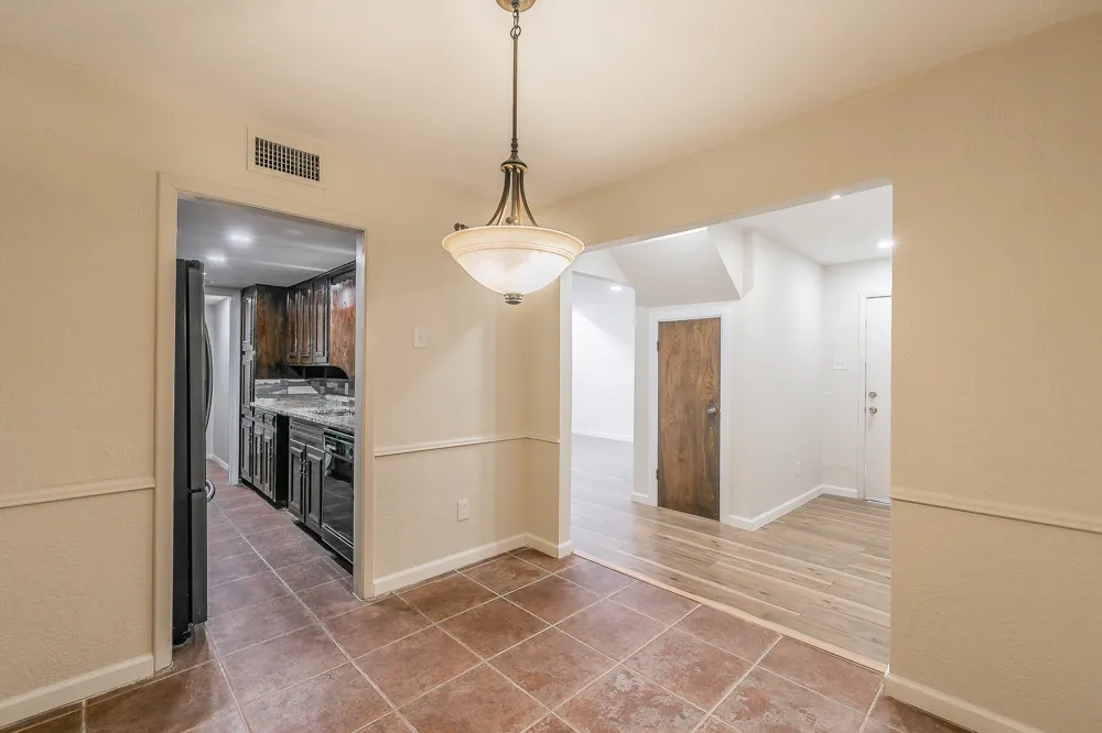 2807 Summit View Drive Bedford, TX 76021