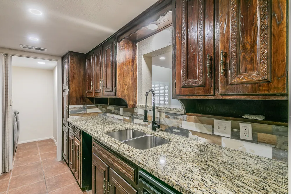 2807 Summit View Drive Bedford, TX 76021