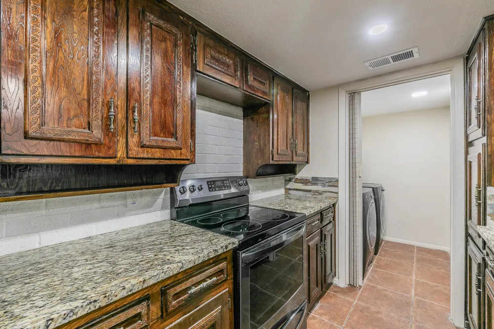 2807 Summit View Drive Bedford, TX 76021