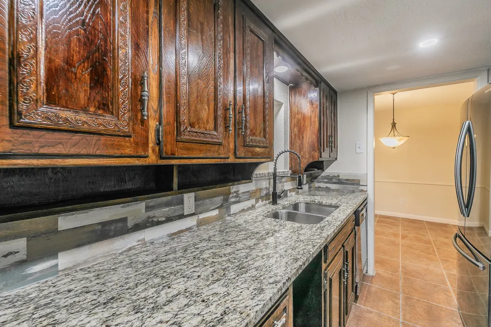 2807 Summit View Drive Bedford, TX 76021