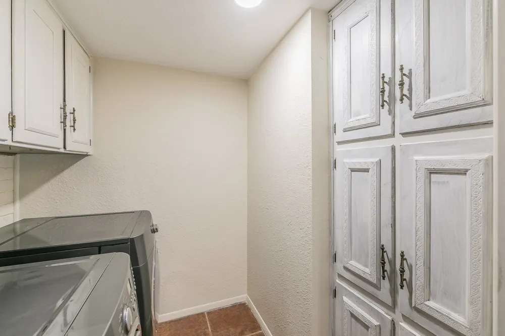 2807 Summit View Drive Bedford, TX 76021