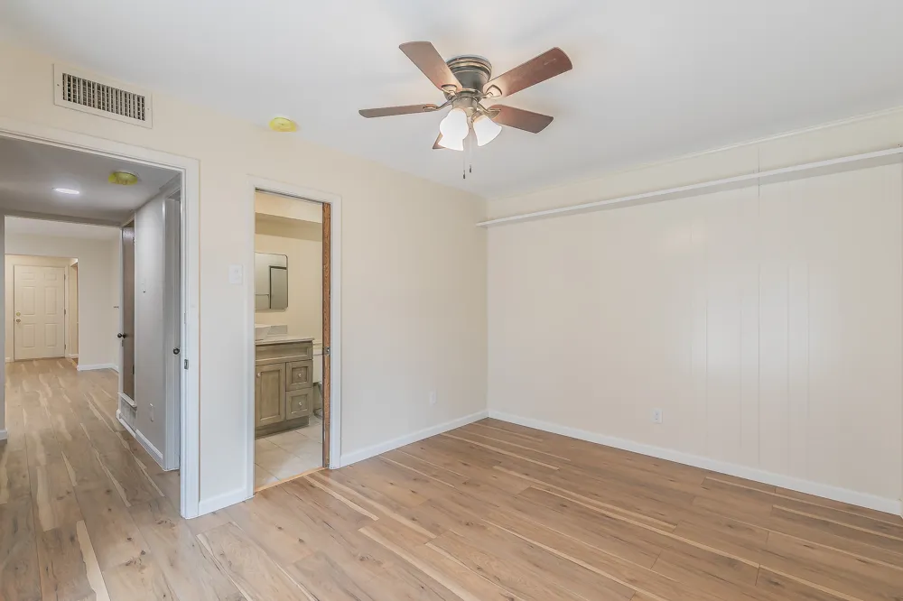2807 Summit View Drive Bedford, TX 76021
