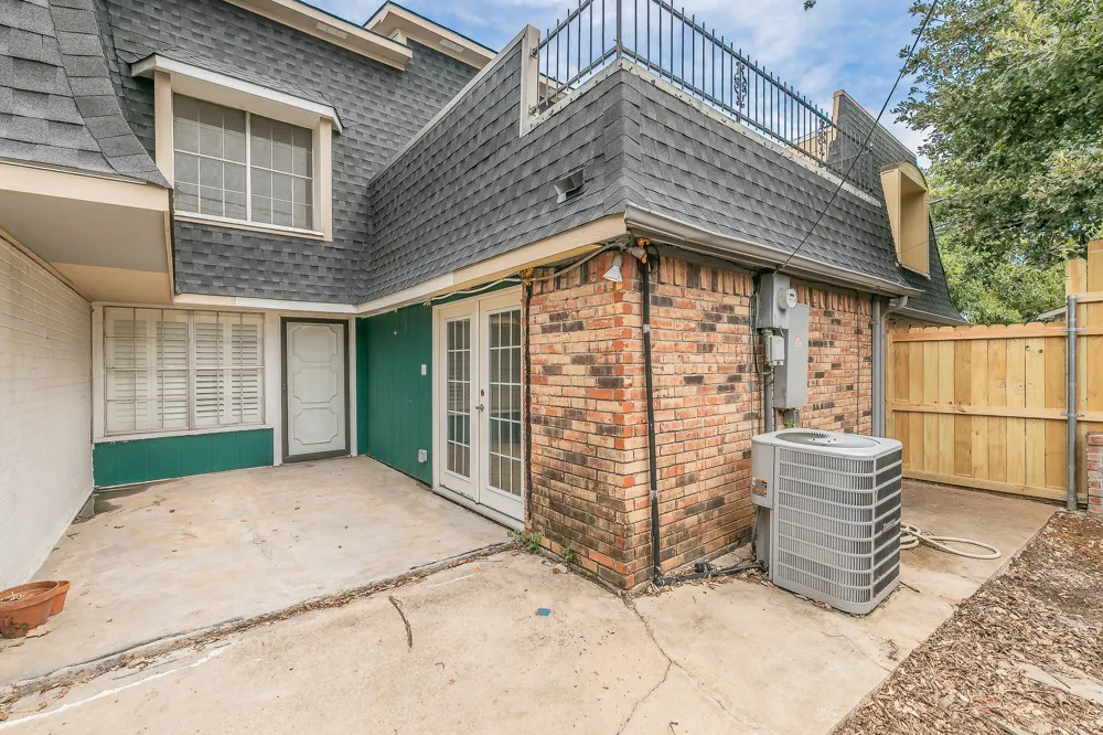 2807 Summit View Drive Bedford, TX 76021