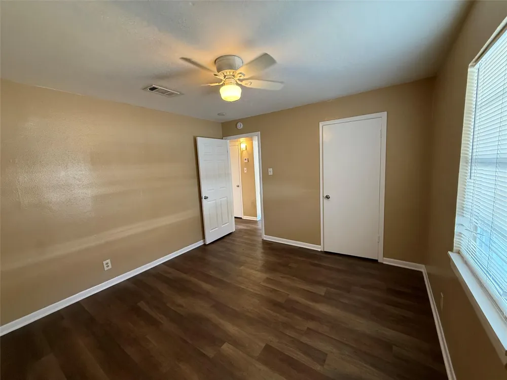5225 Avenue R 1/2 #5 Galveston, TX 77550