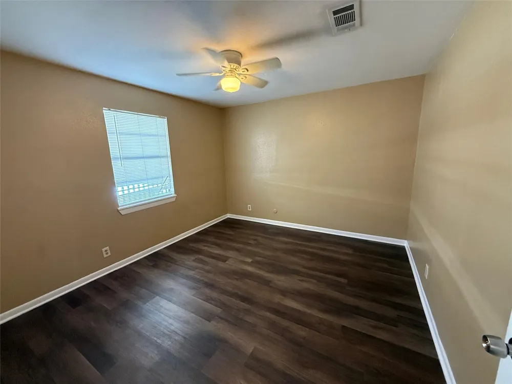 5225 Avenue R 1/2 #5 Galveston, TX 77550