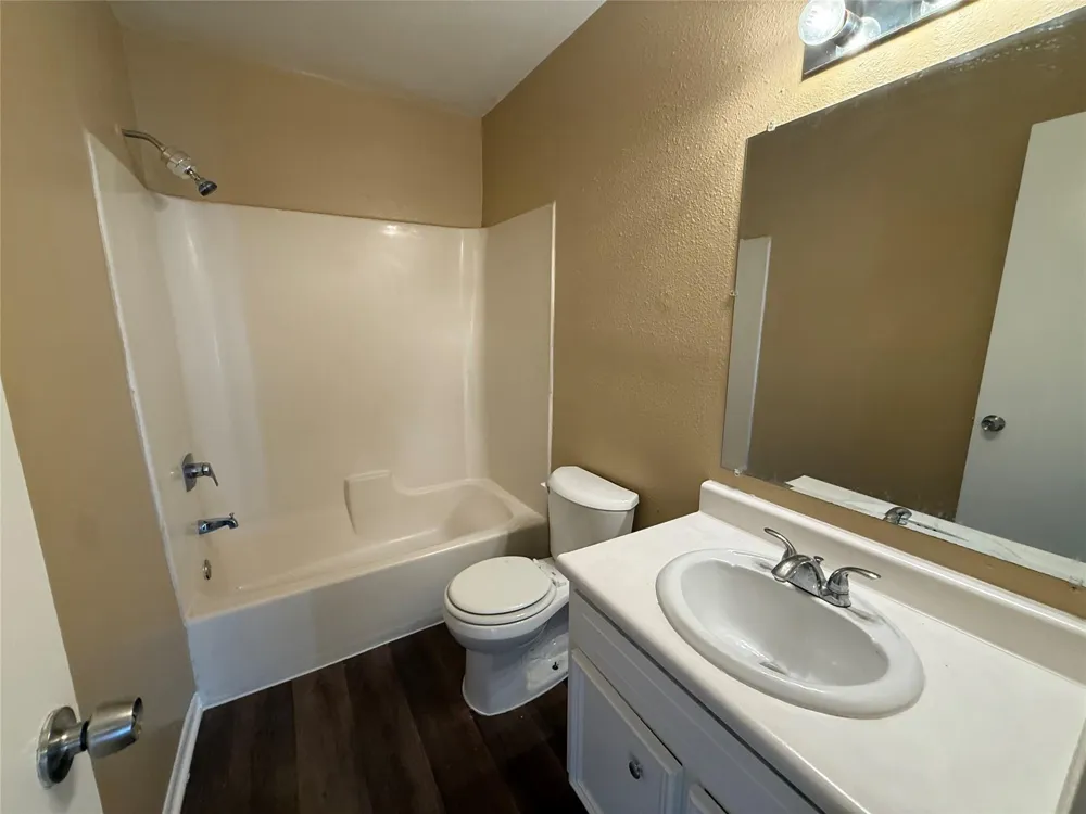 5225 Avenue R 1/2 #5 Galveston, TX 77550
