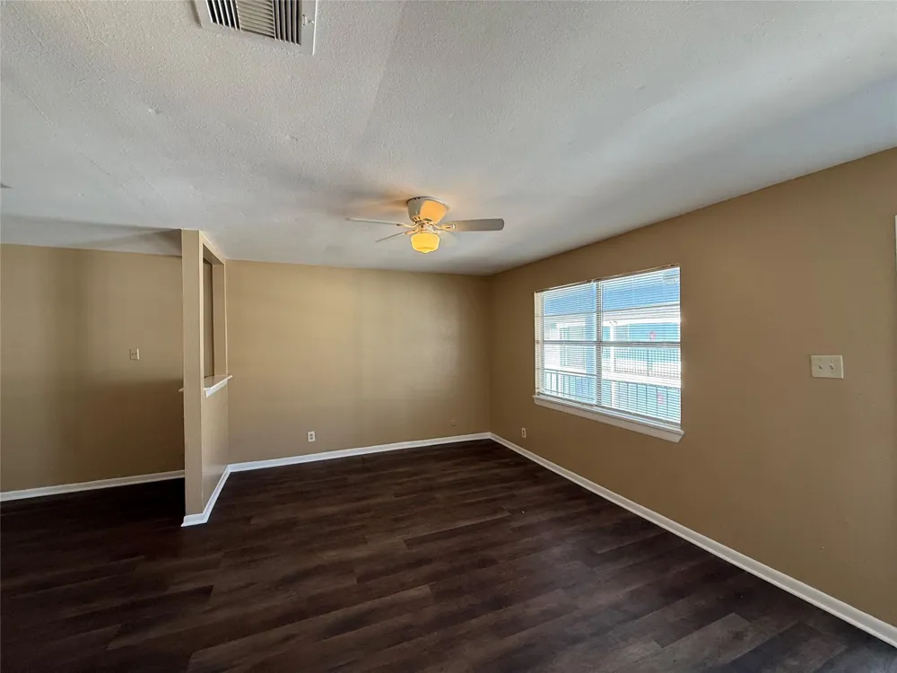 5225 Avenue R 1/2 #5 Galveston, TX 77550