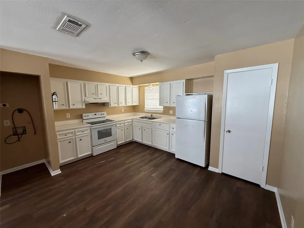 5225 Avenue R 1/2 #5 Galveston, TX 77550