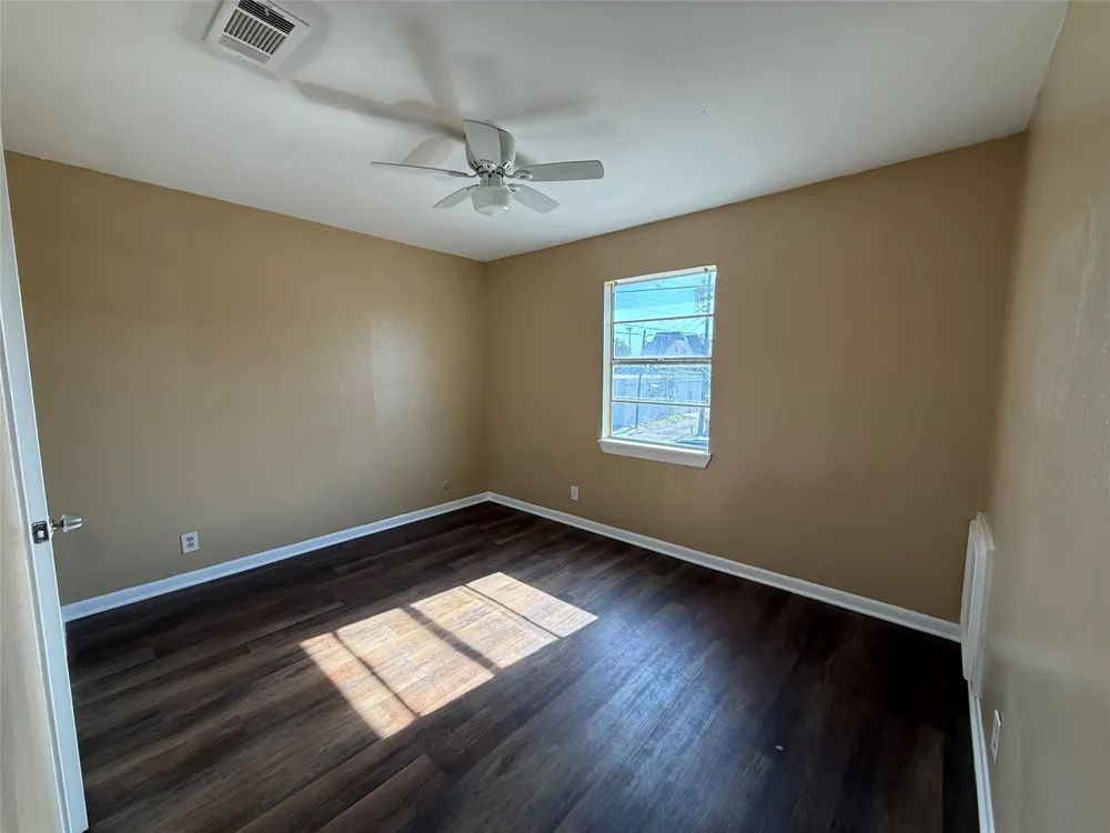 5225 Avenue R 1/2 #5 Galveston, TX 77550