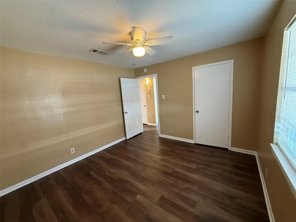 5225 Avenue R 1/2 #5 Galveston, TX 77550
