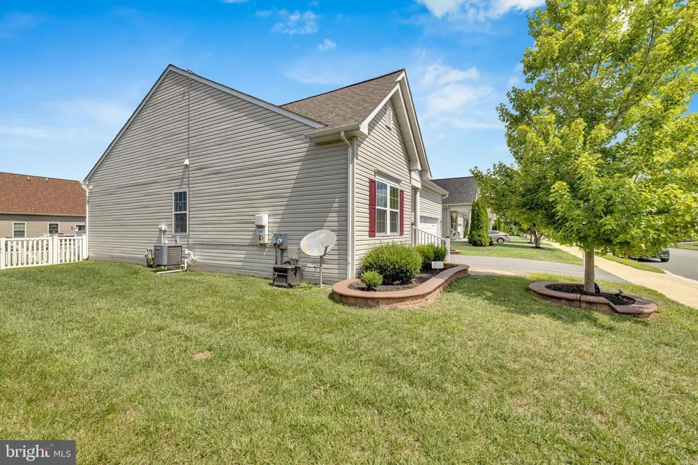30 CLIMBING VINE AVENUE Smyrna, DE 19977
