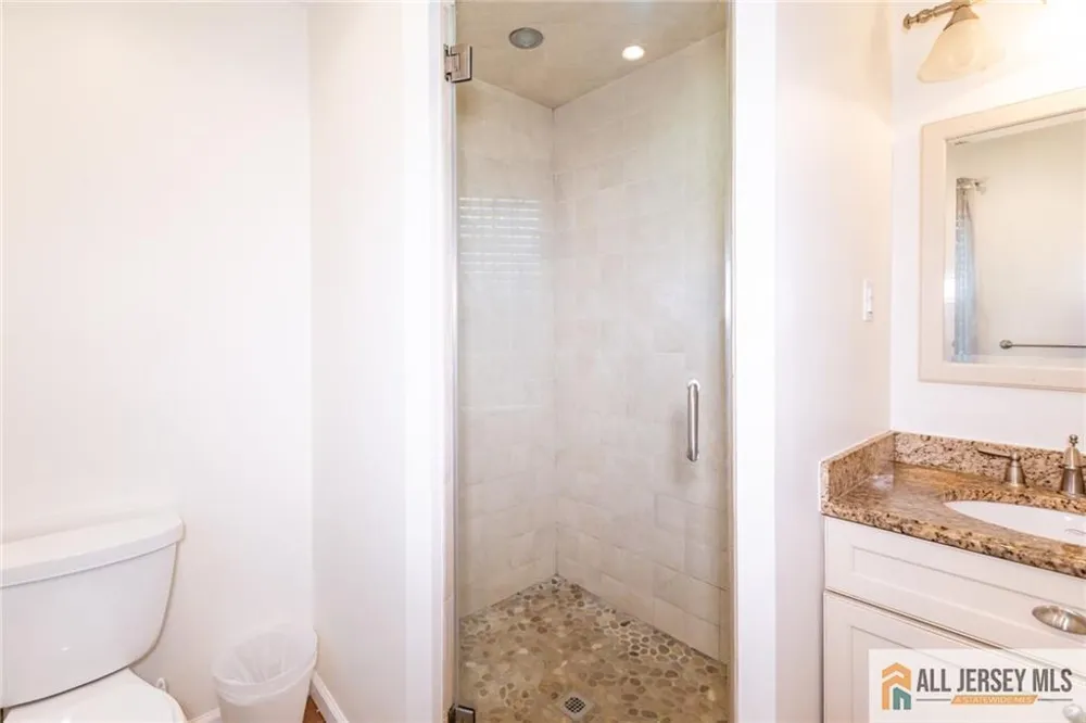 17 Heritage Court Ewing, NJ 08628