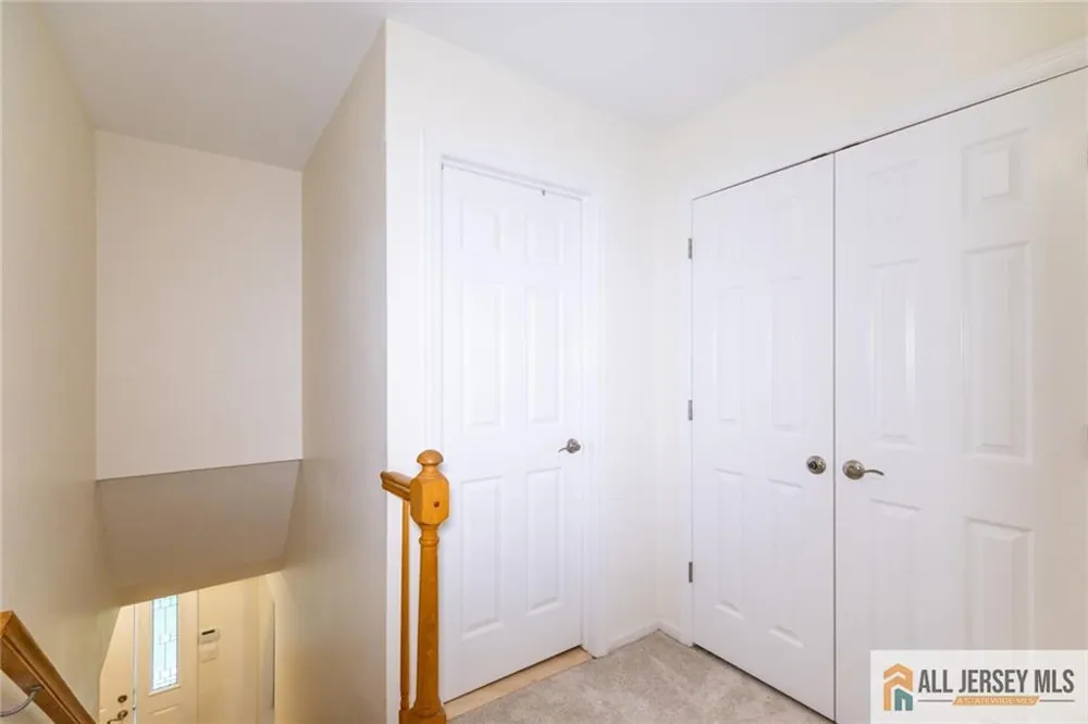 17 Heritage Court Ewing, NJ 08628
