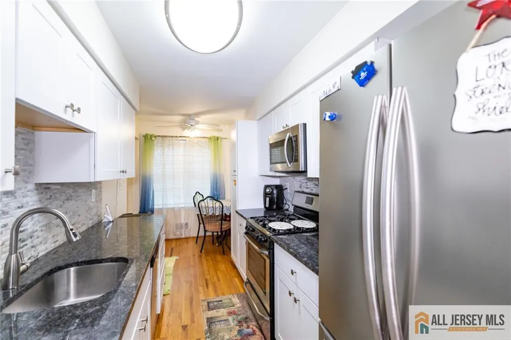 17 Heritage Court Ewing, NJ 08628