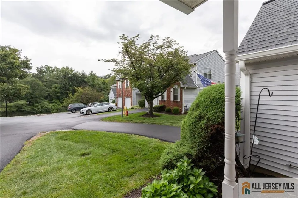 17 Heritage Court Ewing, NJ 08628