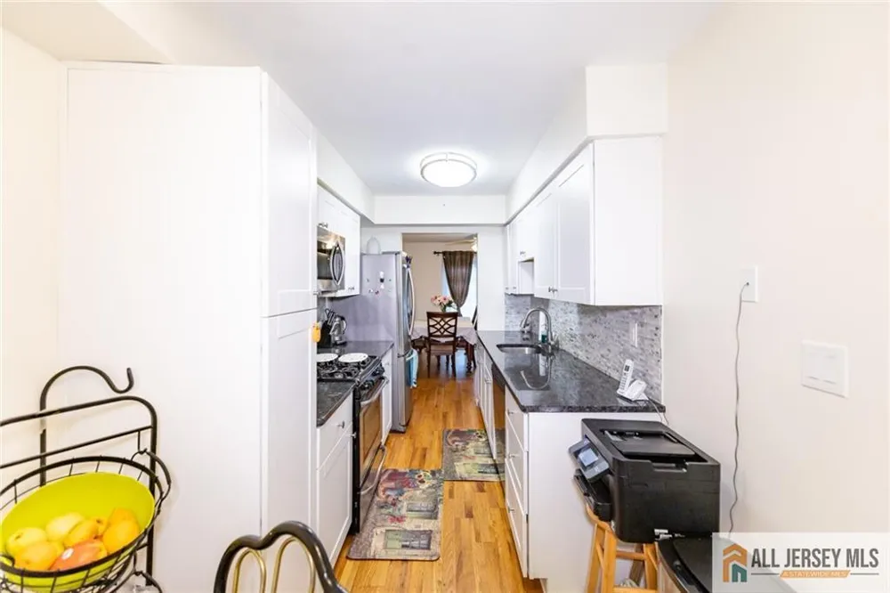 17 Heritage Court Ewing, NJ 08628