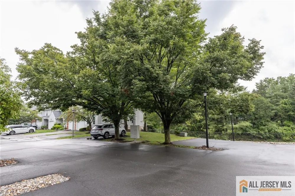 17 Heritage Court Ewing, NJ 08628