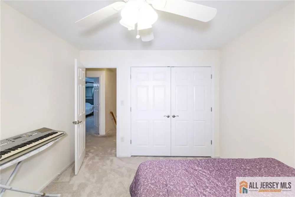 17 Heritage Court Ewing, NJ 08628