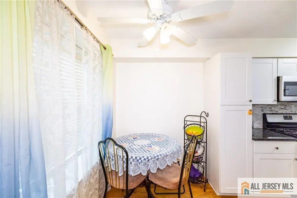 17 Heritage Court Ewing, NJ 08628