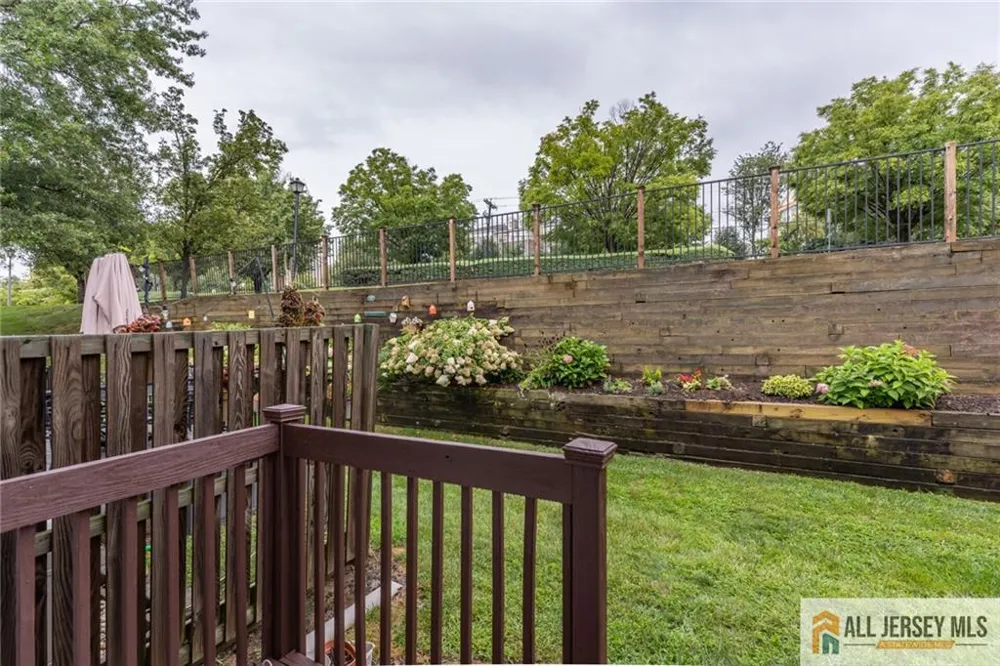17 Heritage Court Ewing, NJ 08628