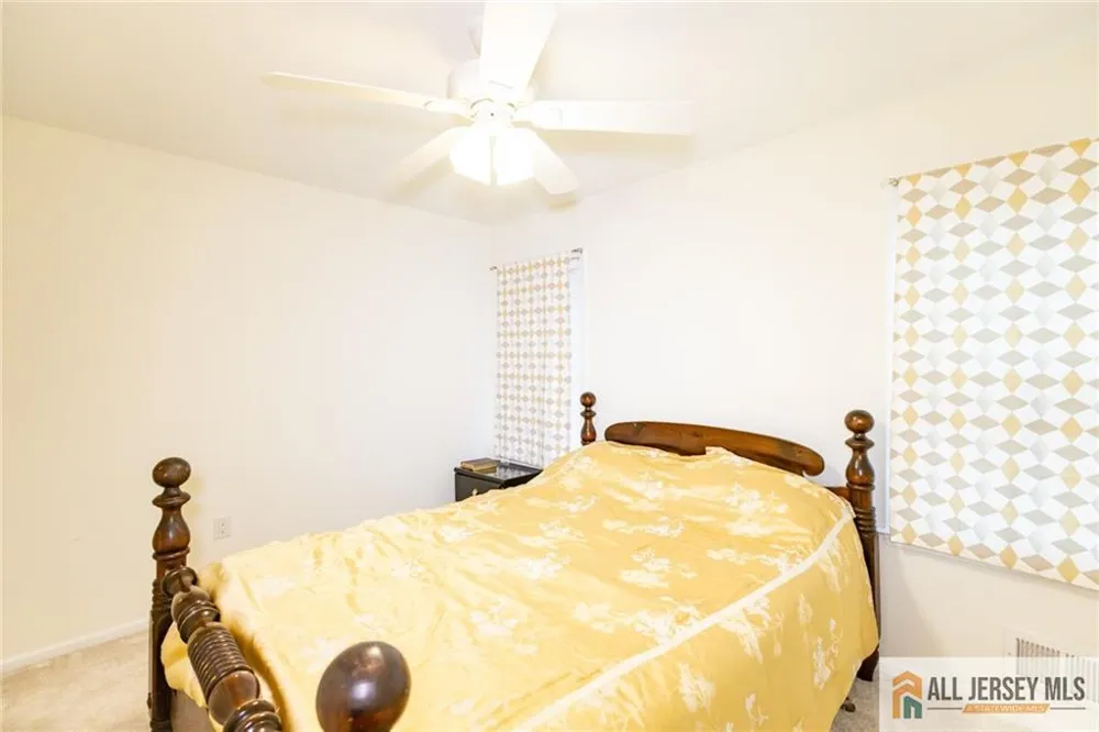 17 Heritage Court Ewing, NJ 08628
