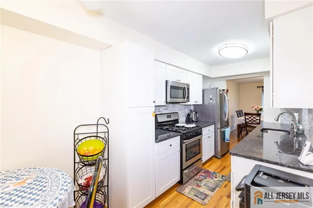 17 Heritage Court Ewing, NJ 08628