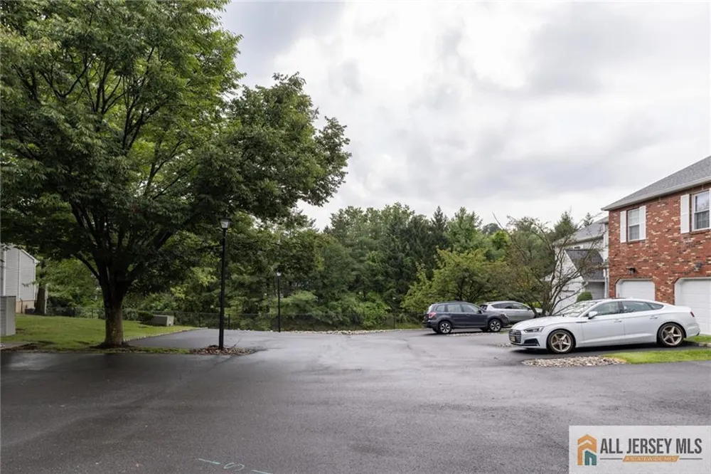 17 Heritage Court Ewing, NJ 08628