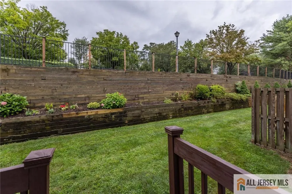 17 Heritage Court Ewing, NJ 08628