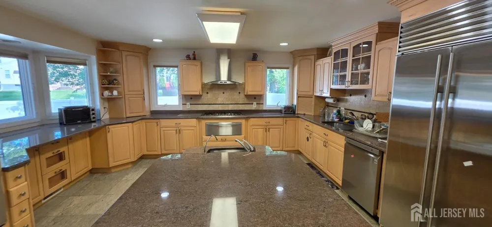 6 Sandra Drive Edison, NJ 08820