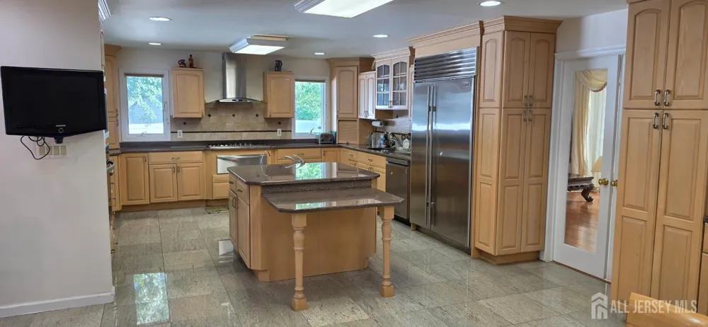 6 Sandra Drive Edison, NJ 08820