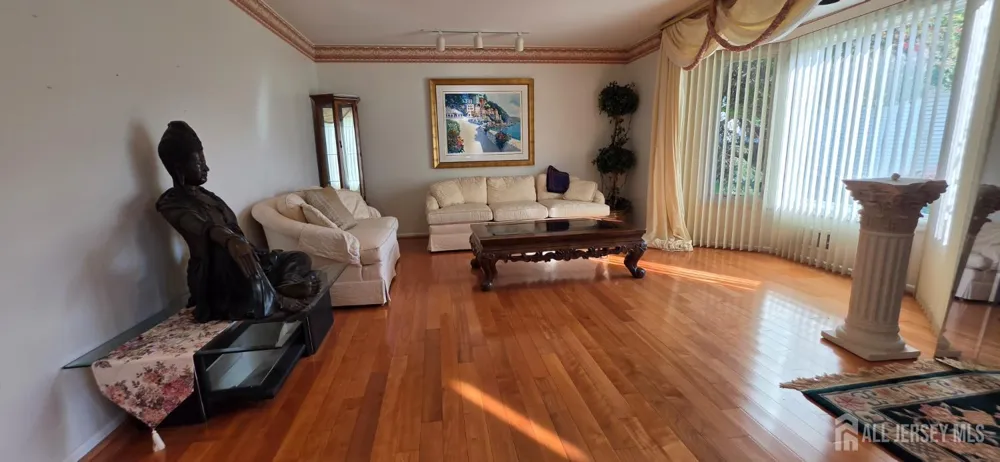 6 Sandra Drive Edison, NJ 08820