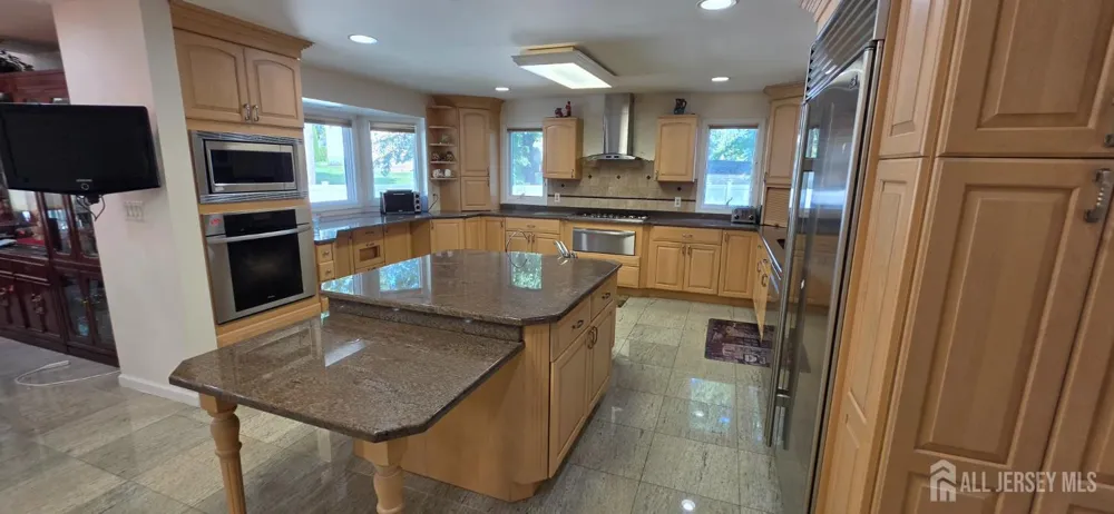 6 Sandra Drive Edison, NJ 08820