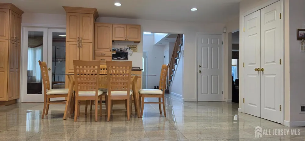 6 Sandra Drive Edison, NJ 08820