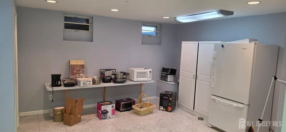 6 Sandra Drive Edison, NJ 08820