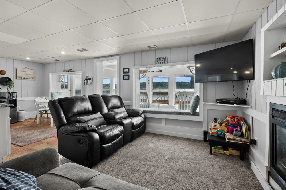 10861 Long Point Drive Plainwell, MI 49080