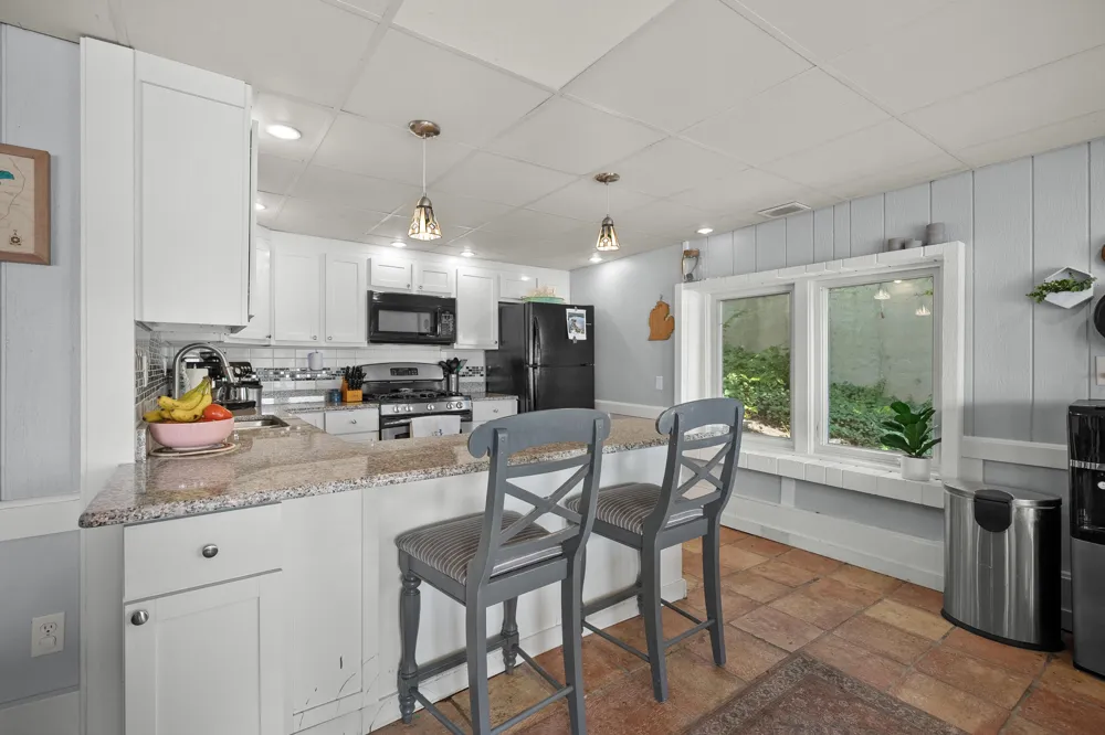 10861 Long Point Drive Plainwell, MI 49080
