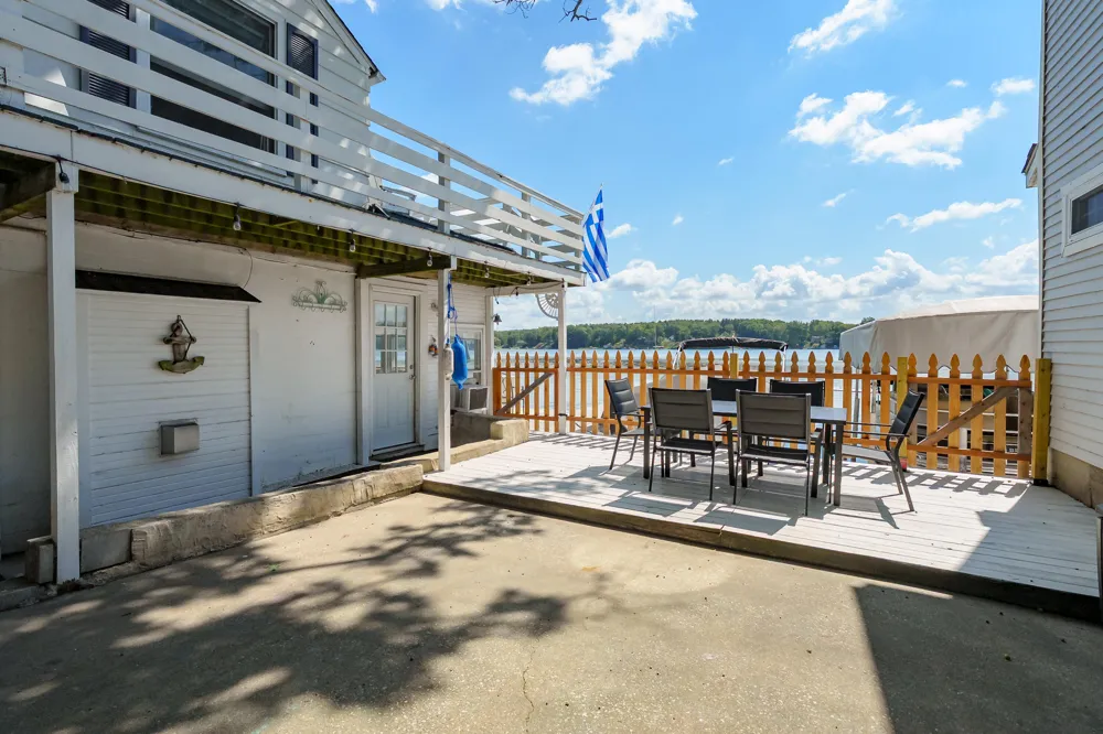 10861 Long Point Drive Plainwell, MI 49080