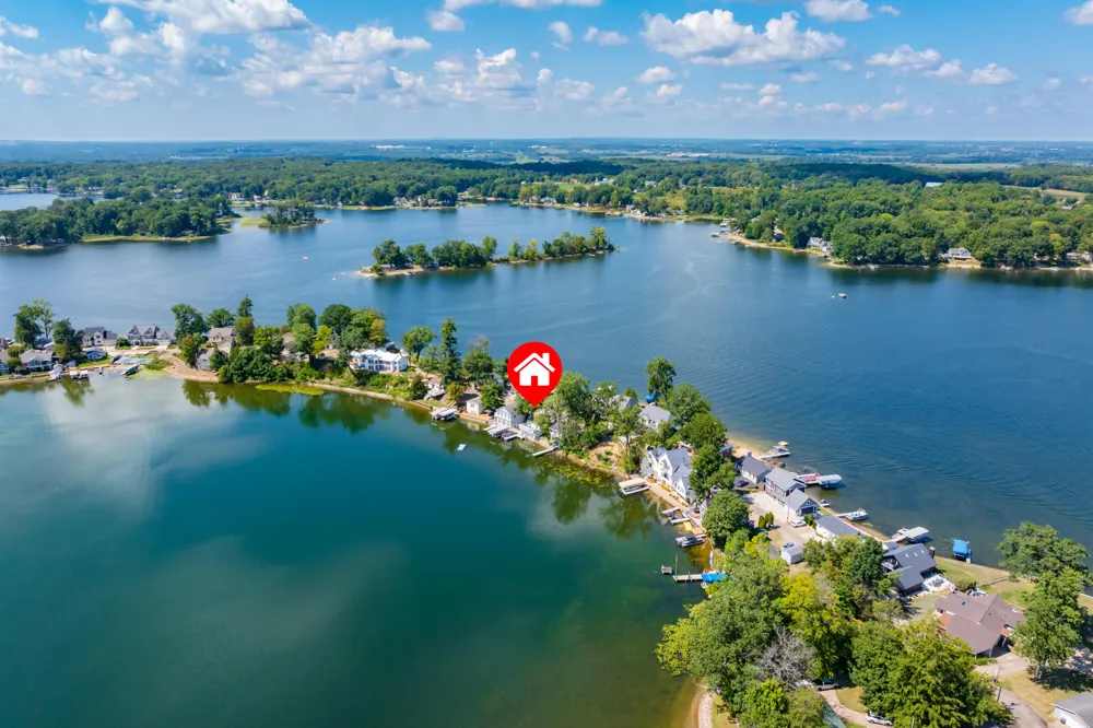 10861 Long Point Drive Plainwell, MI 49080