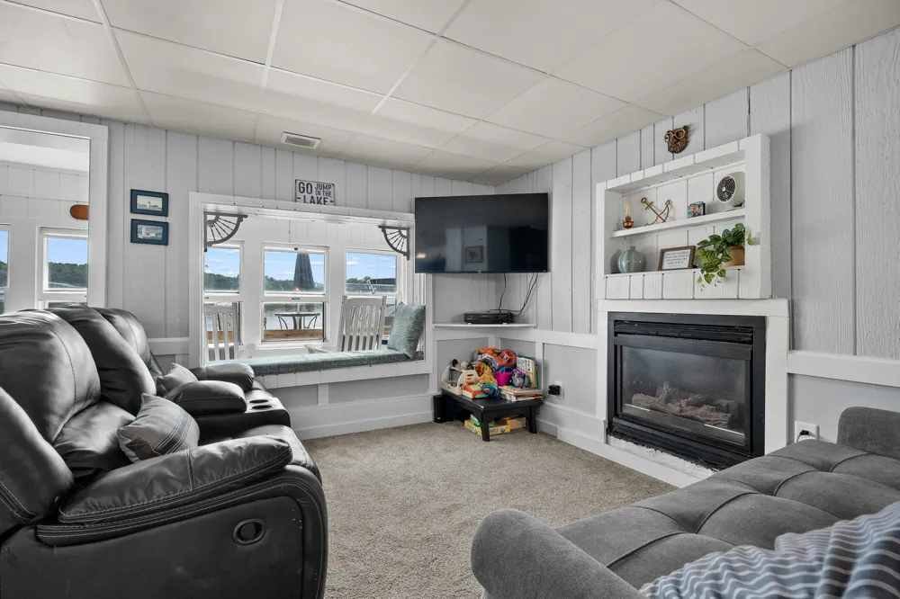 10861 Long Point Drive Plainwell, MI 49080