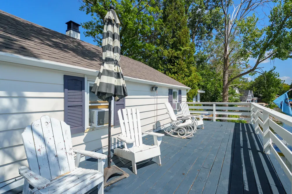 10861 Long Point Drive Plainwell, MI 49080