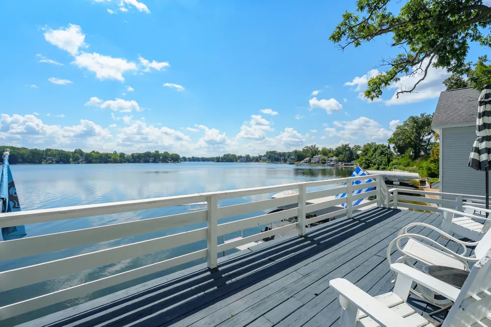 10861 Long Point Drive Plainwell, MI 49080