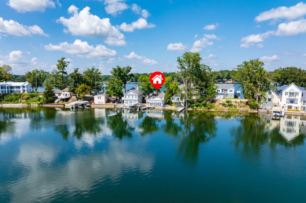 10861 Long Point Drive Plainwell, MI 49080