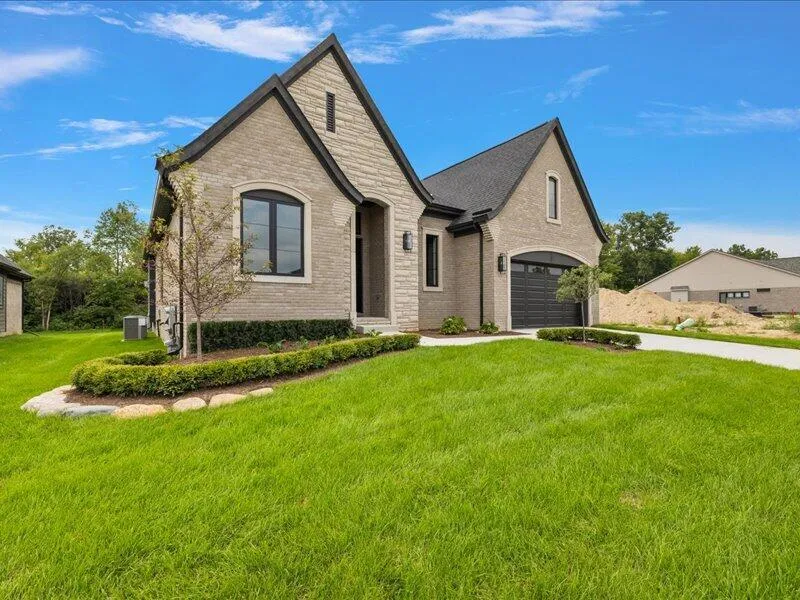 57363 Meadowridge Drive Washington, MI 48094