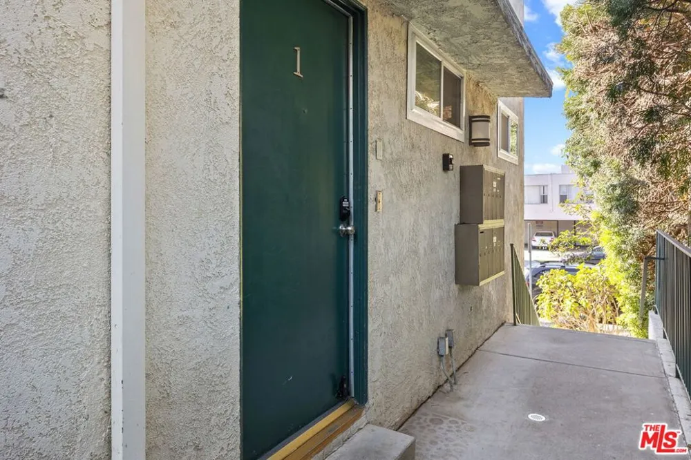 1317 12th Street #1 Santa Monica, CA 90401