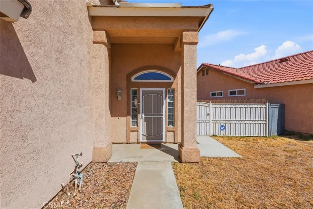 13962 Green Vista Fontana, CA 92337