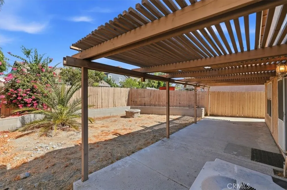 13962 Green Vista Fontana, CA 92337