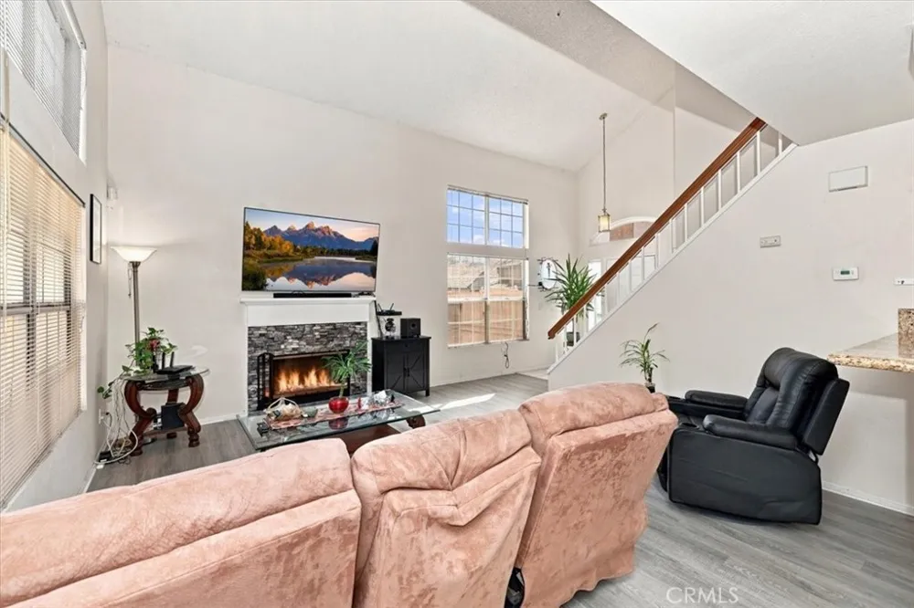 13962 Green Vista Fontana, CA 92337