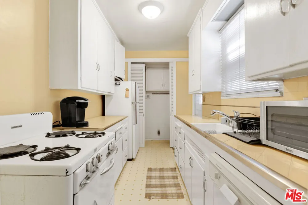 11737 Bellagio Road Los Angeles, CA 90049